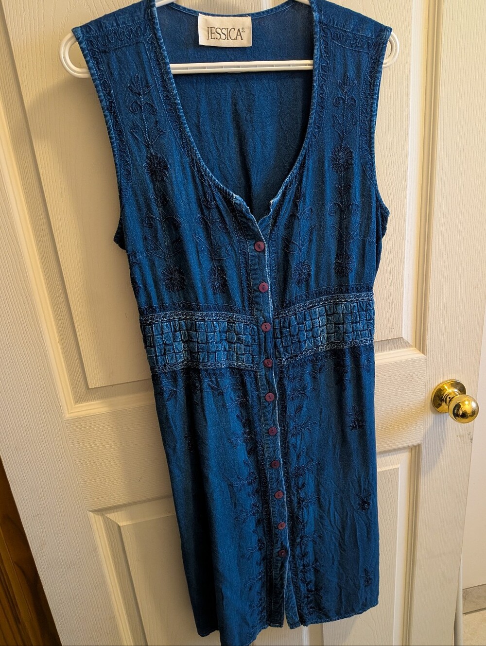 Vintage Jessica Embroidered Rayon Dress 💙